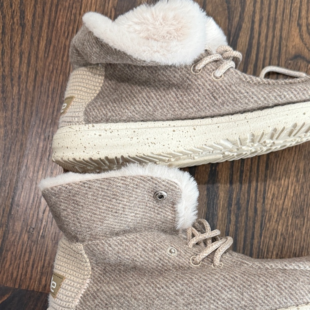 Hey Dude Britt Fur Lined Lace Up Booties Nut Women's Size 6 EU 37 - Picture 6 of 6